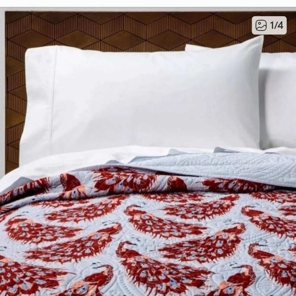 Opalhouse Medallion Peacock Stitch Quilt, NWT